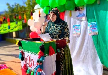 طنین زنگ انقلاب در مدرسه فرزانگان شهرستان باشت