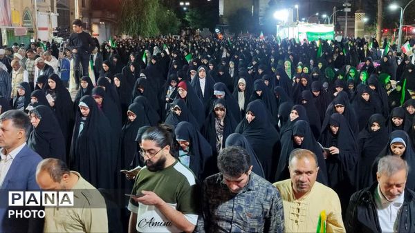 تجمعات حماسی در نجف آباد همراه با اقامه نماز استغاثه