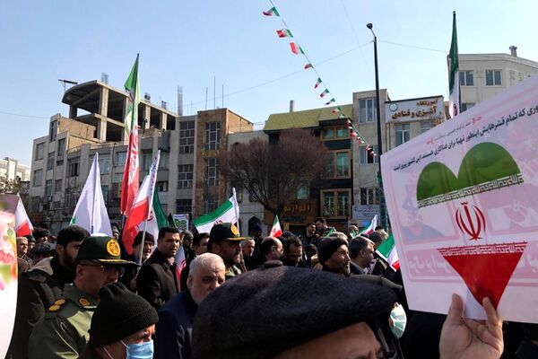 حضور اقشار مختلف شهرری در جشن پیروزی انقلاب 