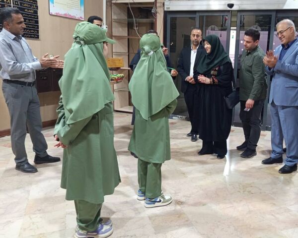 استقبال گرم دانش‌‌آموزان محیط‌بان بندرعباسی از رئیس سازمان حفاظت محیط زیست