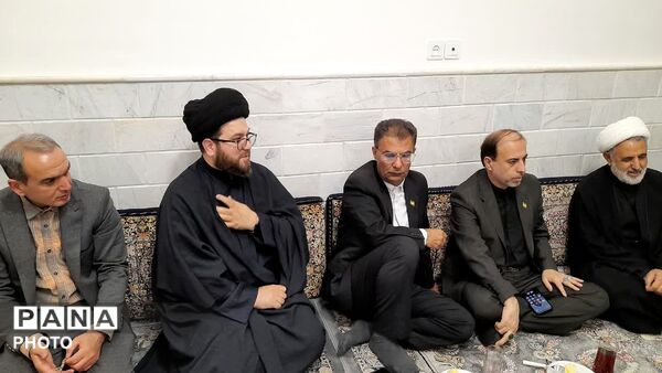 دیدار مسئولان آموزش و پرورش قم با خانواده شهید «حسین نجفی»