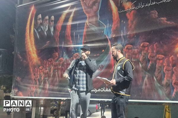 بازدید رئیس سازمان دانش‌آموزی شهرستانهای استان تهران از غرفه «با انرژی‌ها» در منطقه کهریزک