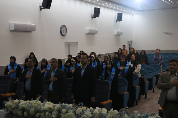 بدرقه کاروان دانش‌آموزان دختر بوشهر به سفر معنوی عمره