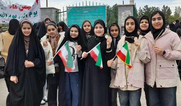 راهپیمایی مردم جعفرآباد قم در جشن سالگرد پیروزی انقلاب
