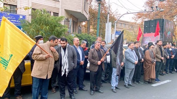 شکوه حضور فرهنگیان مناطق تهران در تشییع شهید گمنام