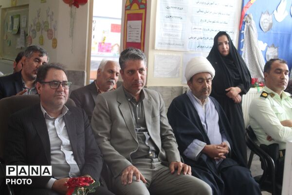 افتتاح زمین چمن مصنوعی در مدرسه شهید صفدری سه گنبد 