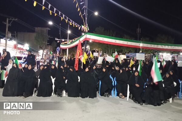 مردم بن میدان حماسه را خالی نمی‌کنند 