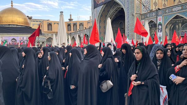 گردهمایی باشکوه بانوان مشهدی در اجتماع "یک ایران یک زینب" در حرم مطهر رضوی