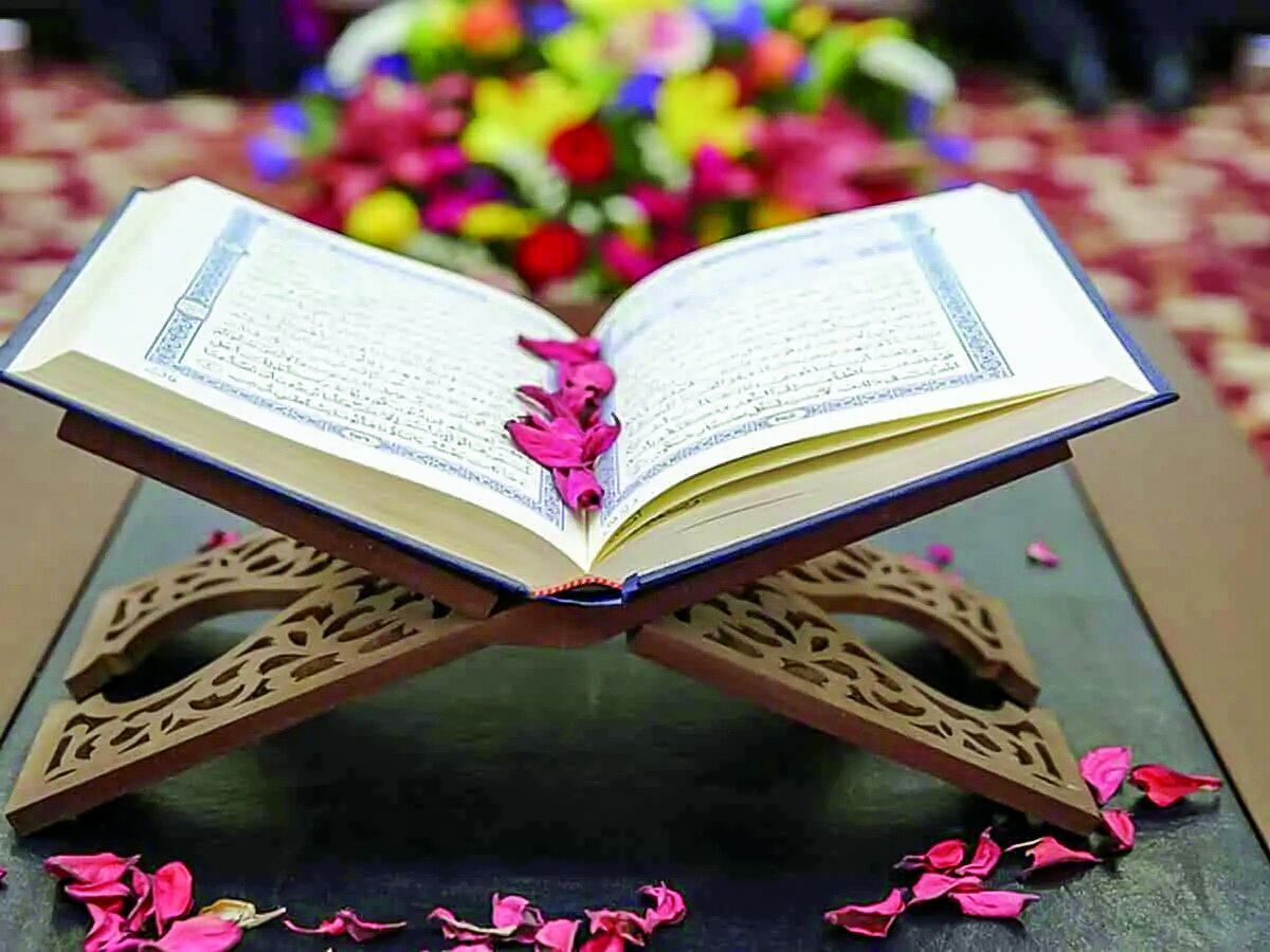 محفل انس با قرآن در زرقان برگزار شد