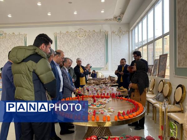 نمایشگاه صنایع دستی در کوهسرخ