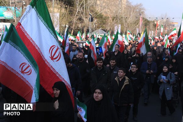 بیعت مردم تهران با سومین رهبر انقلاب