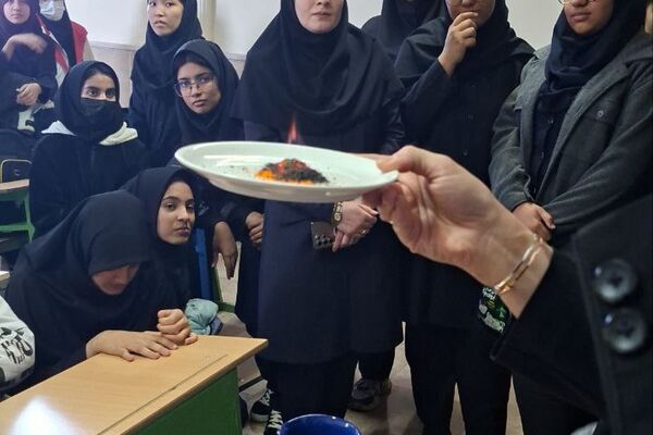 آزمایش، کشف، پژوهش؛ شیمی زنده در دبیرستان نمونه امیرالمؤمنین(ع)