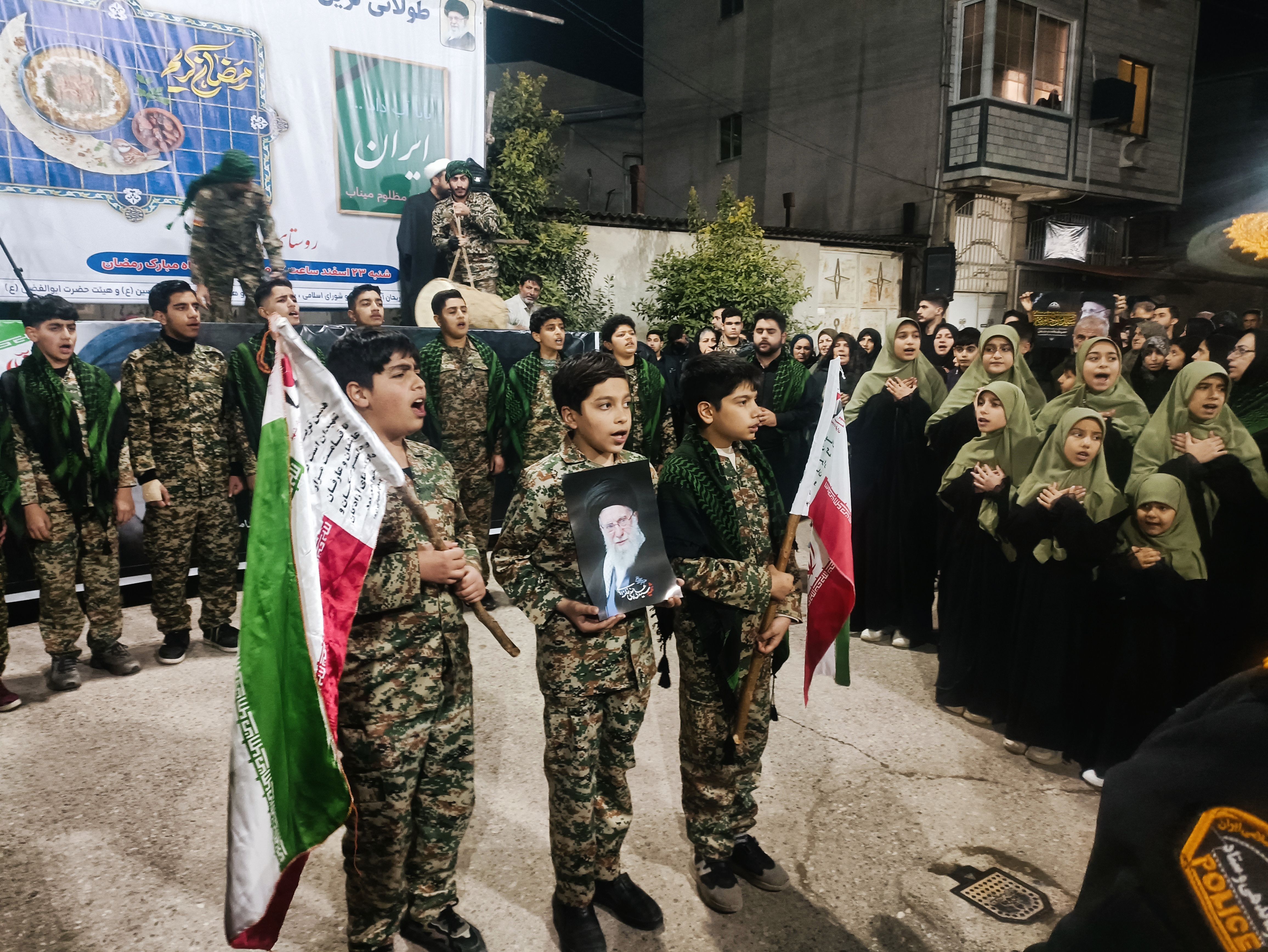 سفره افطاری خیابانی و تجمع منتقمین رهبر شهید در روستای ریحان‌آباد گلوگاه