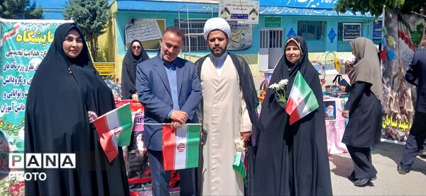 گامی مؤثر برای آینده تحصیلی دانش‌آموزان؛ میز خدمت مشاوران پاکدشتی 