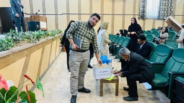 برگزاری جلسه انجمن اولیاء و مربیان دبستان معلم 