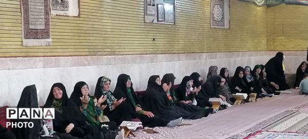 ضیافت افطاری و اقامه نماز جماعت در روز چهارم ماه مبارک رمضان در حسینیه شهر بار نیشابور 