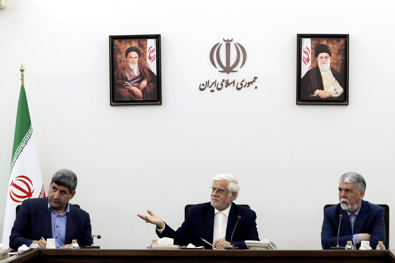 عارف: دولت به اهمیت مسائل فرهنگی واقف است