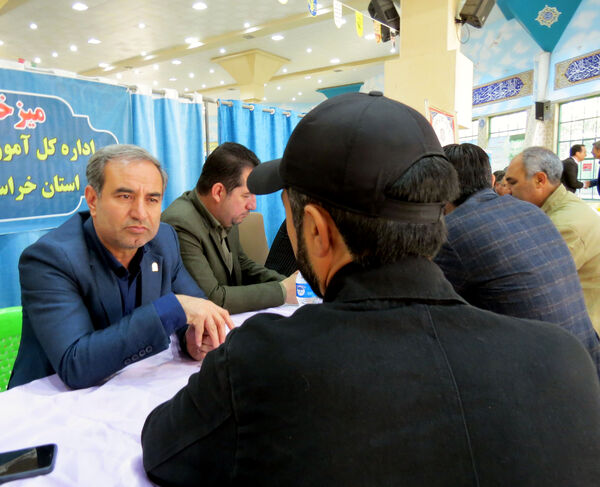 برپایی میز خدمت آموزش و پرورش خراسان شمالی