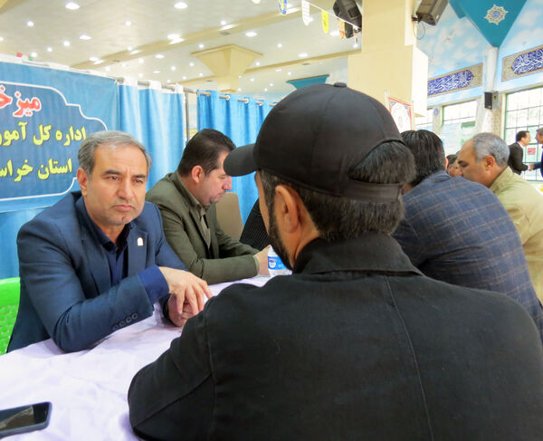 برپایی میز خدمت آموزش و پرورش خراسان شمالی