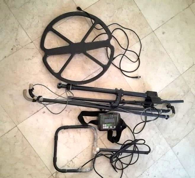  کشف یک دستگاه فلزیاب در شهرستان شیروان