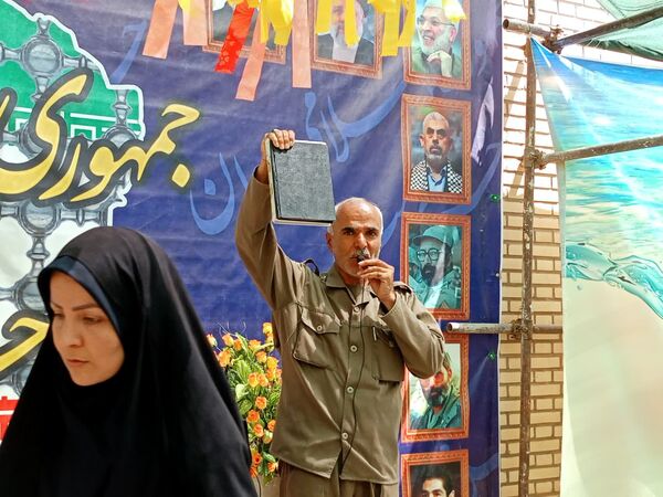 بازدید دانش آموزان دبستان سمیه از کنگره ملی شهید مدرس