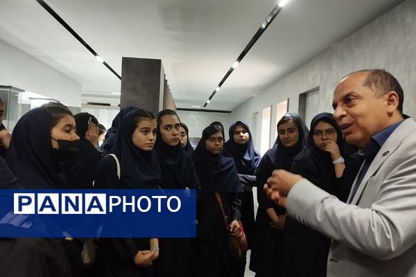 بازدید دانش‌آموزان ناحیه 2 بهارستان از کارخانه سرم‌سازی رازی