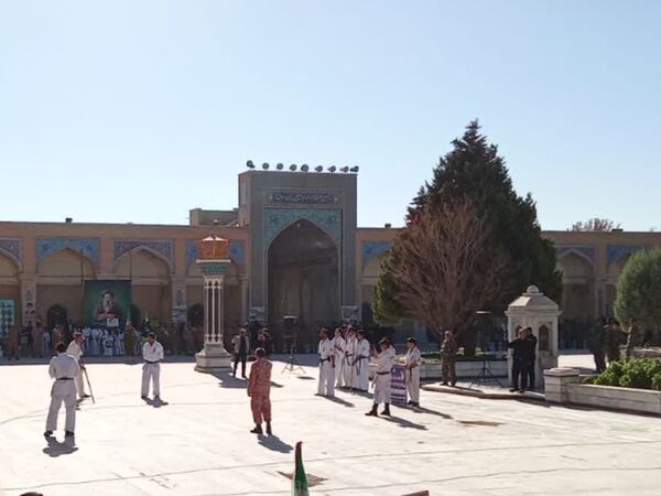 آرامگاه مدرس کاشمرصحنه تجدید میثاق بسیجیان در هفته بسیج  