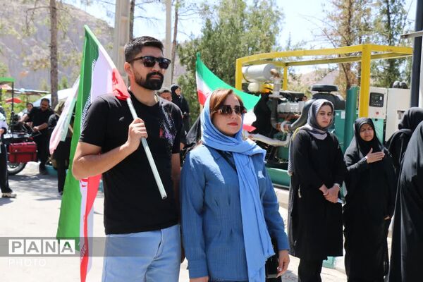 مردم در میدان، پای کار انقلاب اسلامی