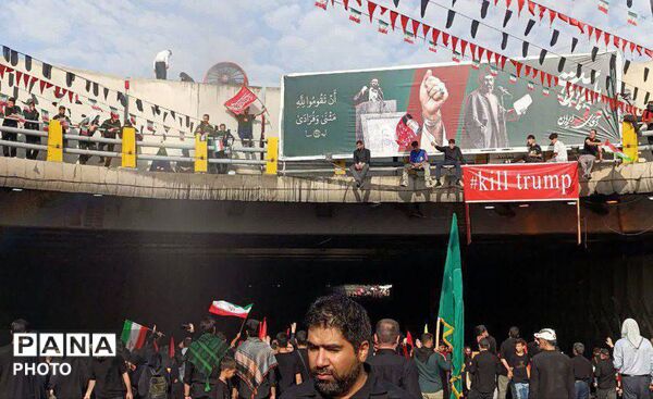 تشییع پیکر رهبر شهید انقلاب در مشهد مقدس با حضور پرشور مردم 