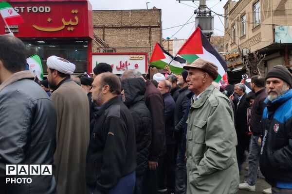 تجدید پیمان مردم ولایتمدار بهارستانی با سومین رهبر انقلاب در روز قدس