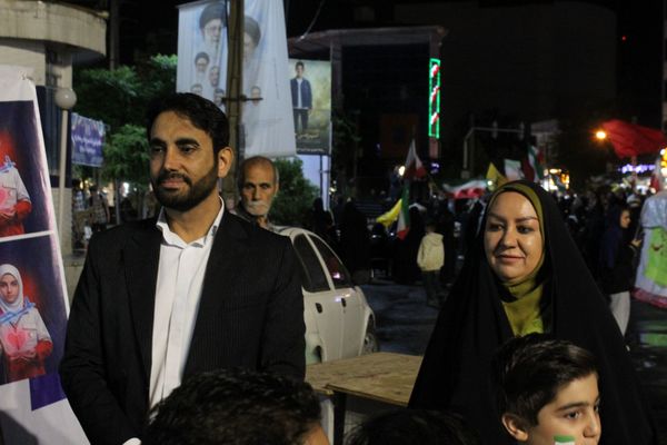 بازدید قائم‌مقام سازمان دانش‌آموزی از غرفه شهدای دانش‌آموز ورامین