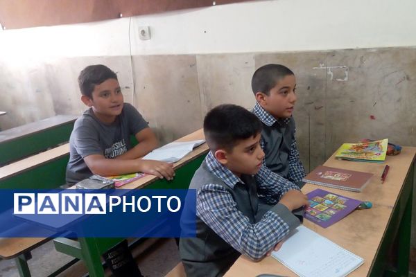 استمرار تلاش‌های دانش‌آموزان دبستان پسرانه عمار در ایام تابستان