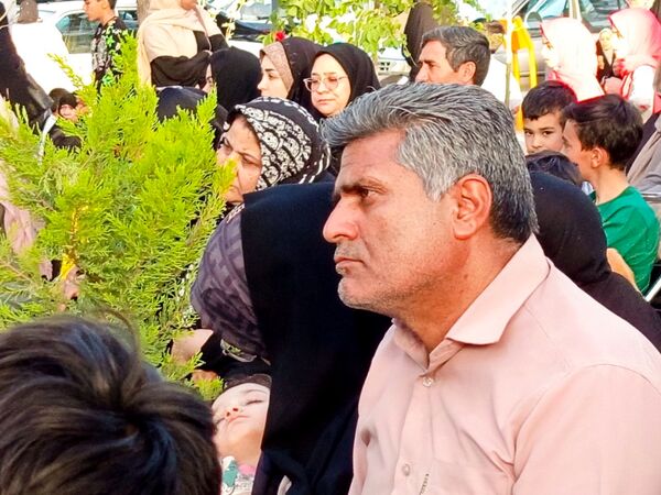 قدم هایی به عشق معلمان