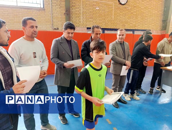  نایب قهرمانی تیم فوتسال مدرسه معلم آشخانه 