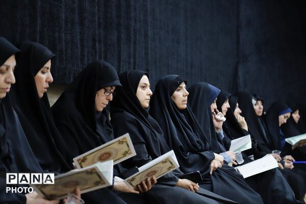 هم‌نوایی جامعه فرهنگیان تهران در سوگ رهبر شهید