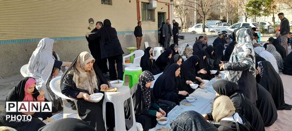  اقامه نماز باشکوه عید فطر در مسجد قائم‌المهدی جاهدشهر