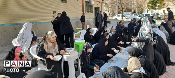  اقامه نماز باشکوه عید فطر در مسجد قائم‌المهدی جاهدشهر