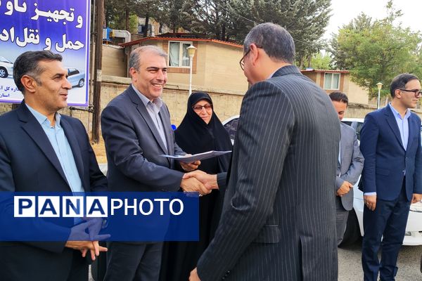 نوسازی و تجهیز ناوگان حمل و نقل اداری آموزش‌ و پرورش کردستان با توزیع ۱۶ دستگاه سمند سورن