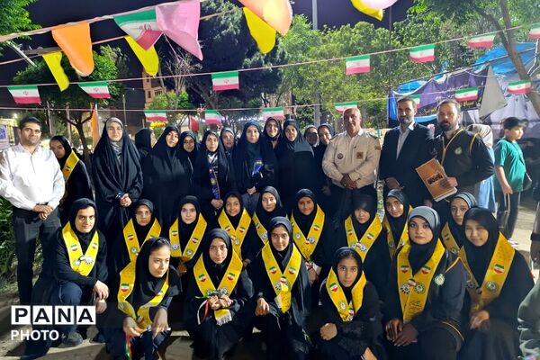  بازدید رئیس سازمان دانش‌آموزی شهرستانهای استان تهران از غرفه «با انرژی‌ها» منطقه کهریزک