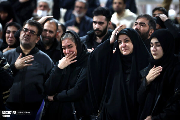 مراسم عزاداری در سوگ رهبر شهید انقلاب