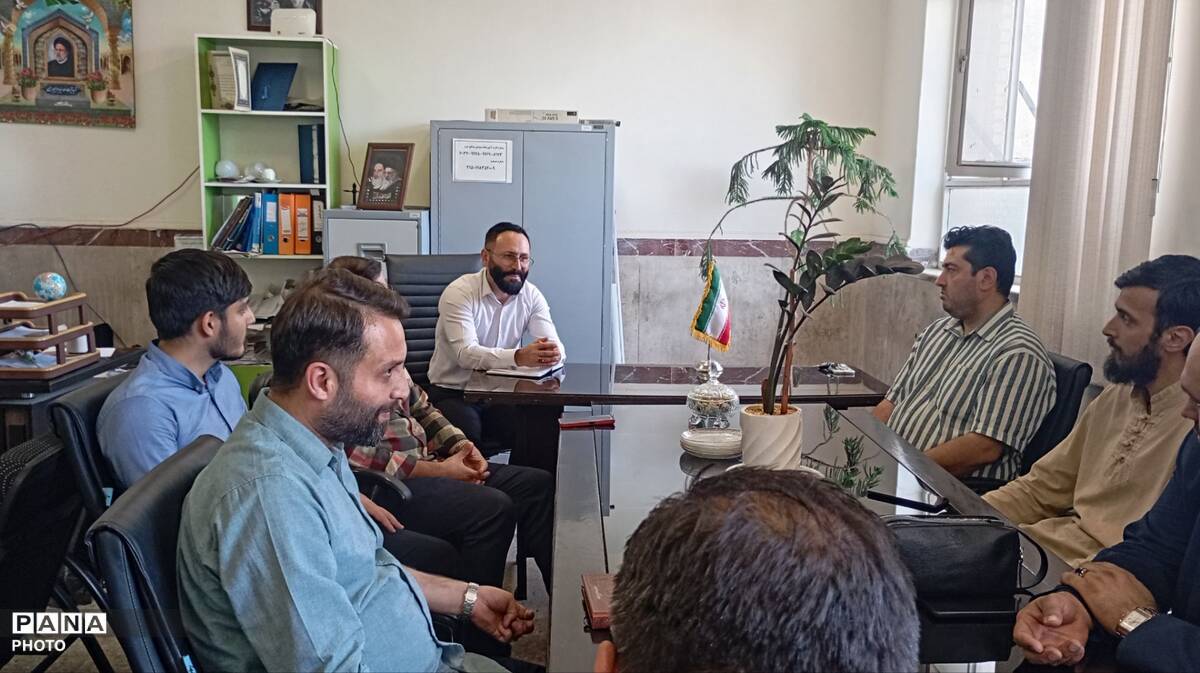 نشست پروژه مهر مدارس ناحیه 2 کرج در مدرسه شهرک ارم فردیس