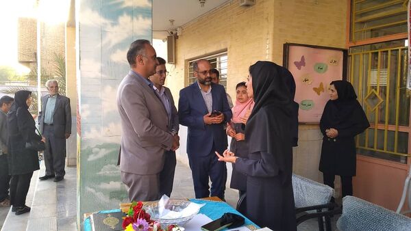 انتخابات انجمن اولیا و مربیان در دبستان دخترانه شهدا سامان 