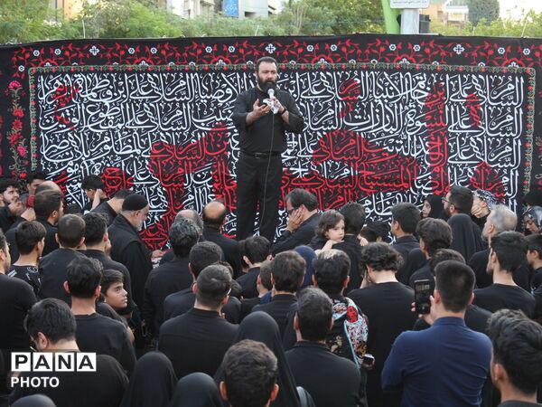 ماتم حسینی در چهارراه بهار؛ ضجه های عاشورایی در غروب غربت