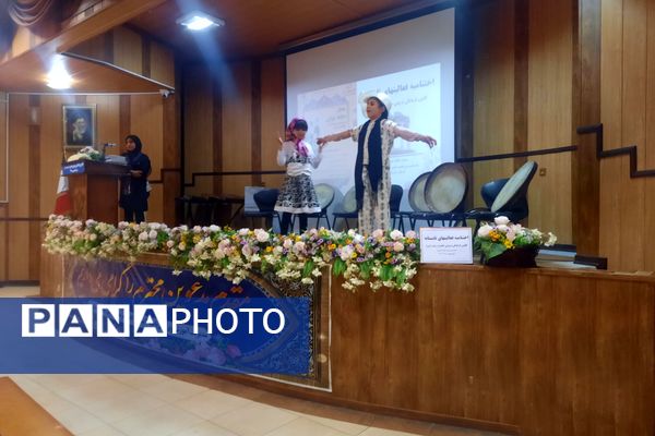 محفل حافظ‌خوانی در کانون فرهنگی تربیتی حضرت زینب(س)