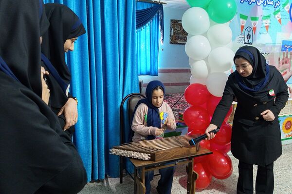 افتتاحیه طرح  «ایرانمون» در مدرسه شهدای گمنام بهارستان‌دو