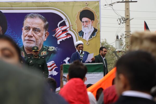 راهپیمایی 13 آبان در ناحیه یک بهارستان