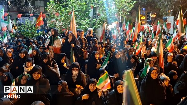 آیین وداع با پیکر دانش آموز شهید محمد حسین دهقان در قم