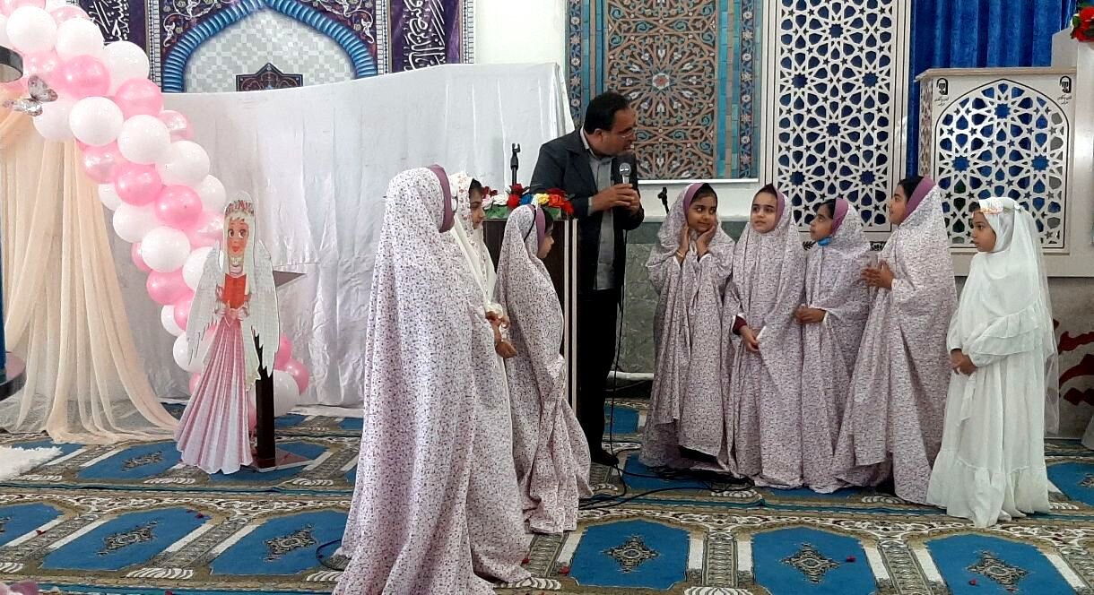 جشن تکلیف دختران دانش‌آموز پارسیان