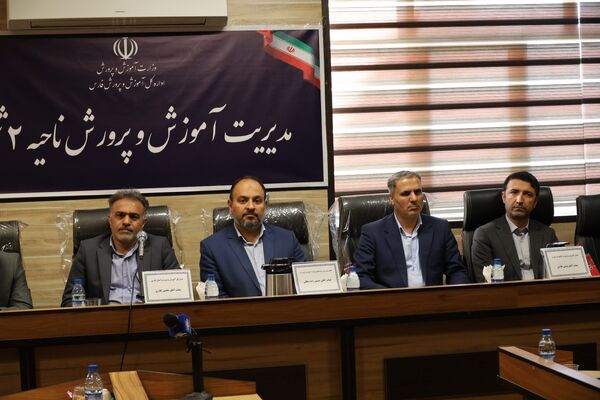 دیدار معاون پرورشی و فرهنگی وزارت آموزش و پرورش با نمایندگان دختر تشکل‌های دانش‌آموزی شیراز