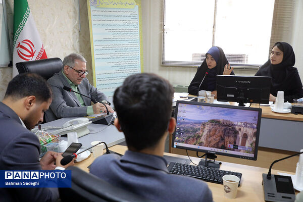 دیدار اعضای هیات رئیسه مجلس دانش‌آموزی با دبیرکل شورای عالی آموزش و پرورش